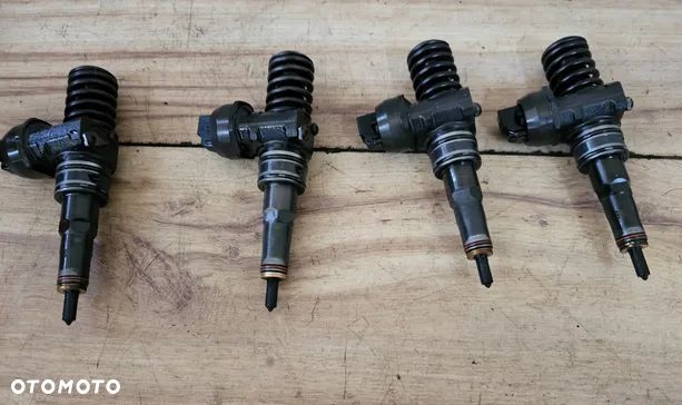 POMPOWTRYSKIWACZ VW PASSAT B5 1,9 TDI 105KM 038130073AG 0414720215 - 1
