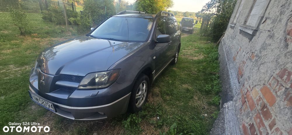 Mitsubishi Outlander - 2