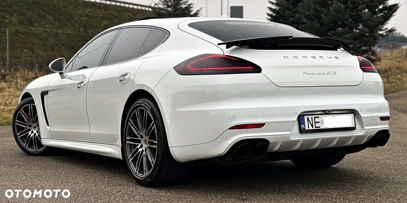 Porsche Panamera GTS PDK - 35