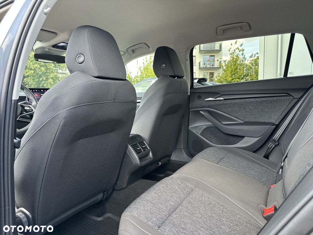 Skoda Superb 2.0 TDI SCR Essence DSG - 34