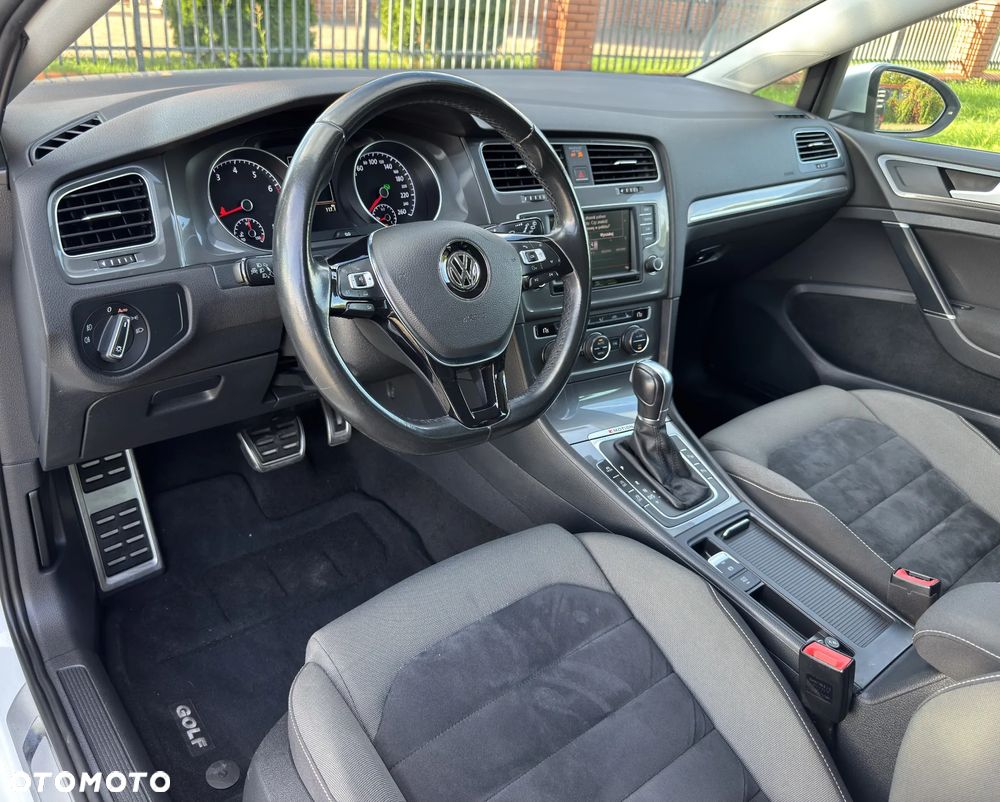 Volkswagen Golf - 16