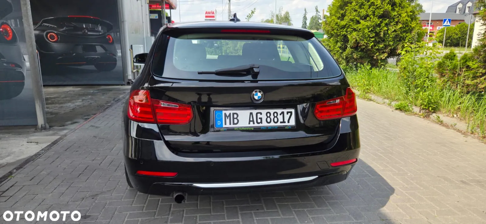 BMW Seria 3 320d DPF Touring Blue Performance Edition Exclusive - 12