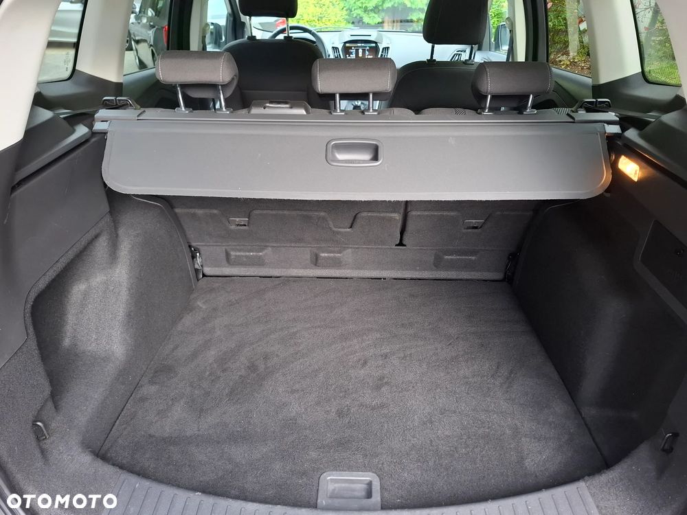 Ford Kuga 2.0 TDCi 2x4 Titanium - 18