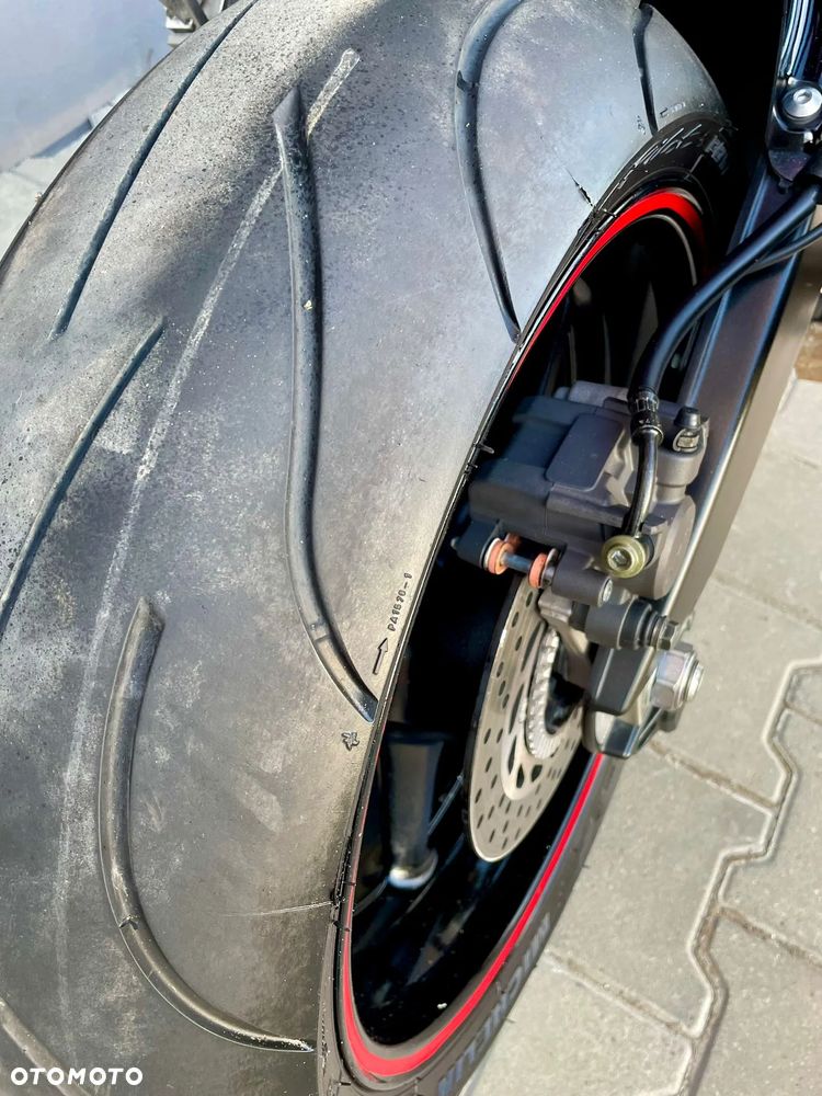 Yamaha FZ - 7