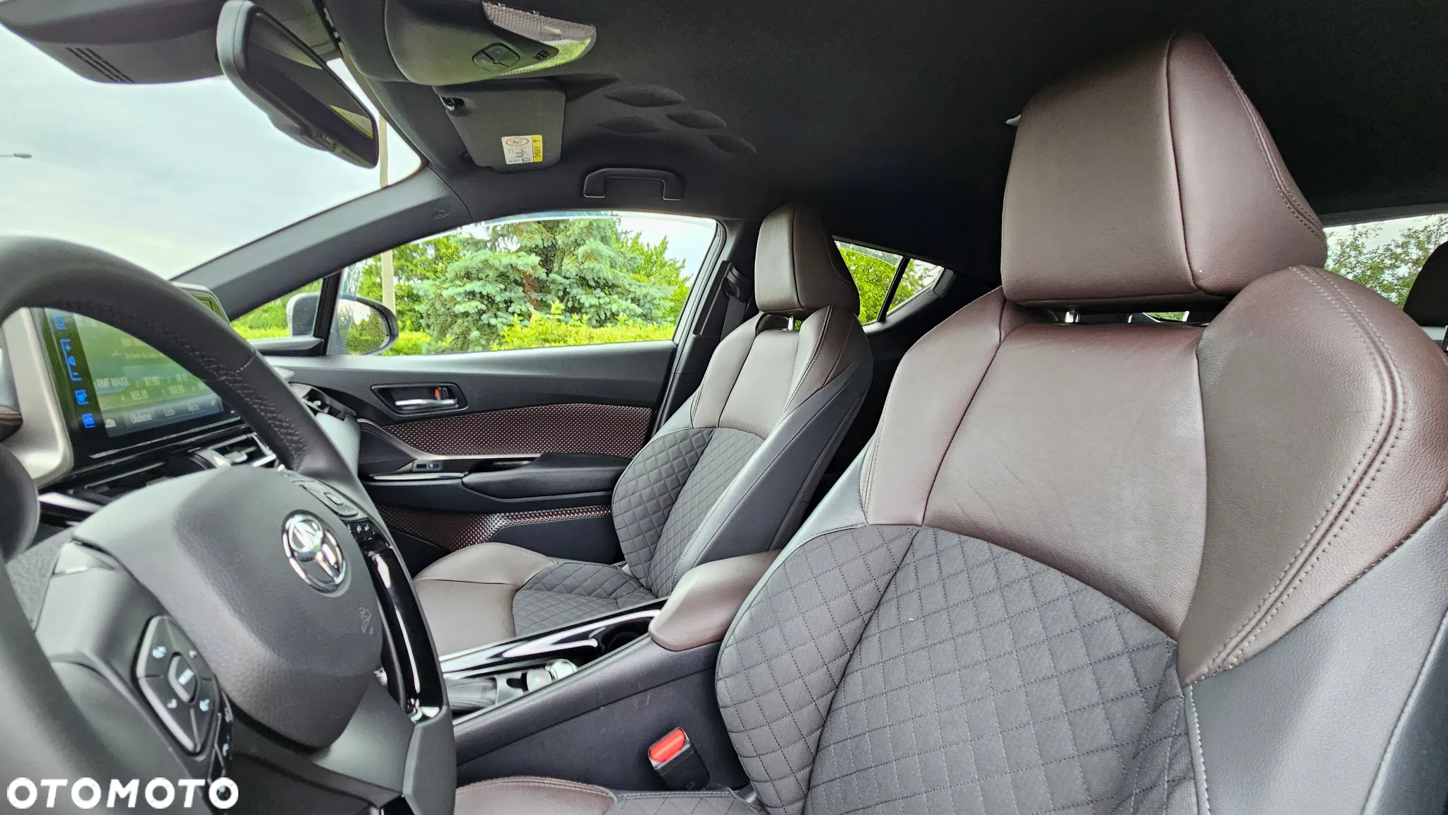 Toyota C-HR Hybrid Lounge - 23