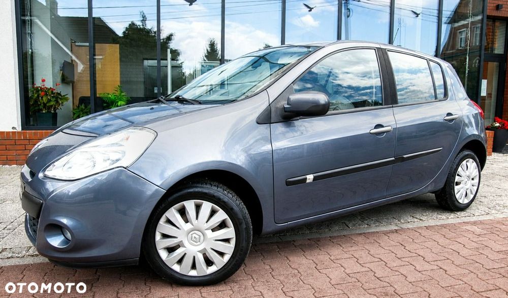 Renault Clio - 25