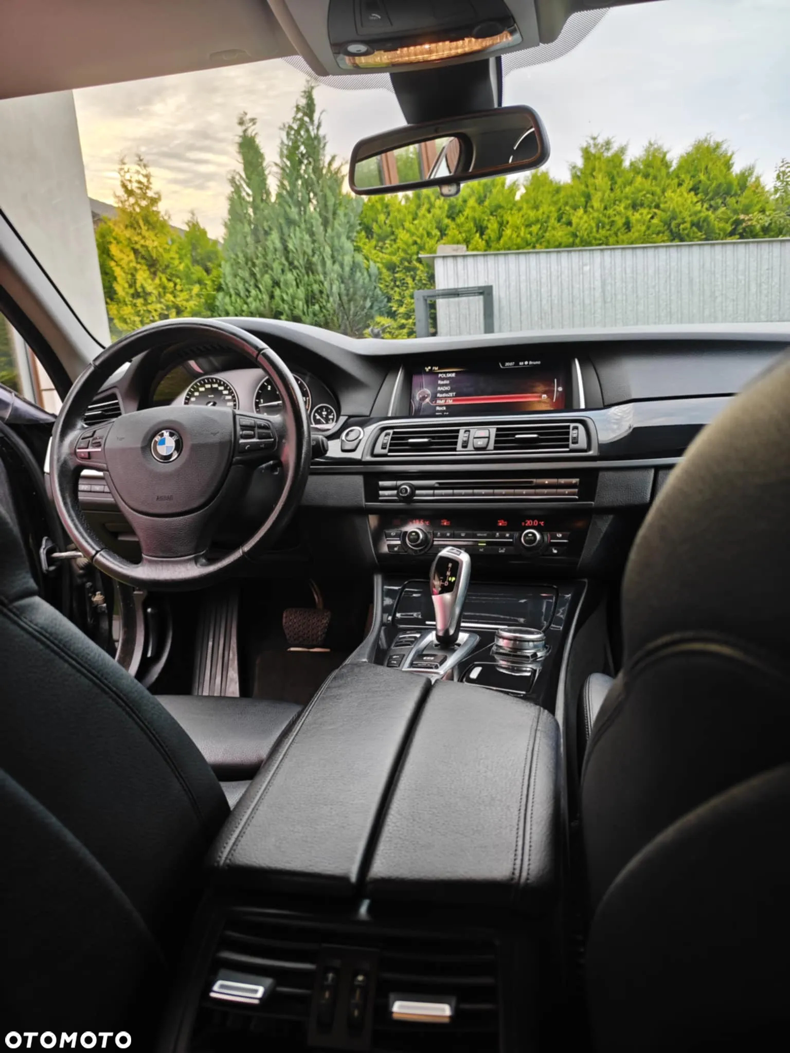 BMW Seria 5 530d xDrive Touring - 9
