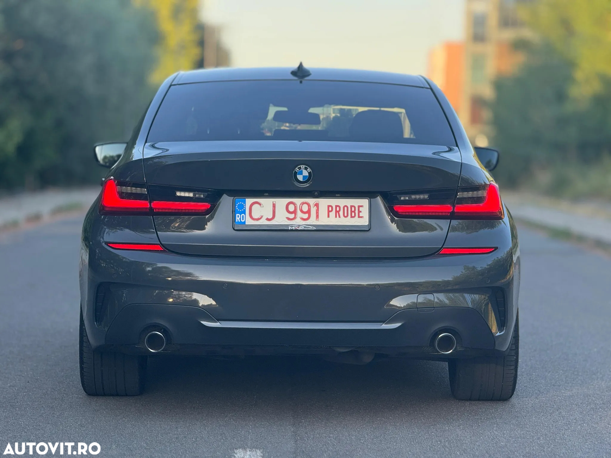 BMW Seria 3 318d Aut. M Sport - 13