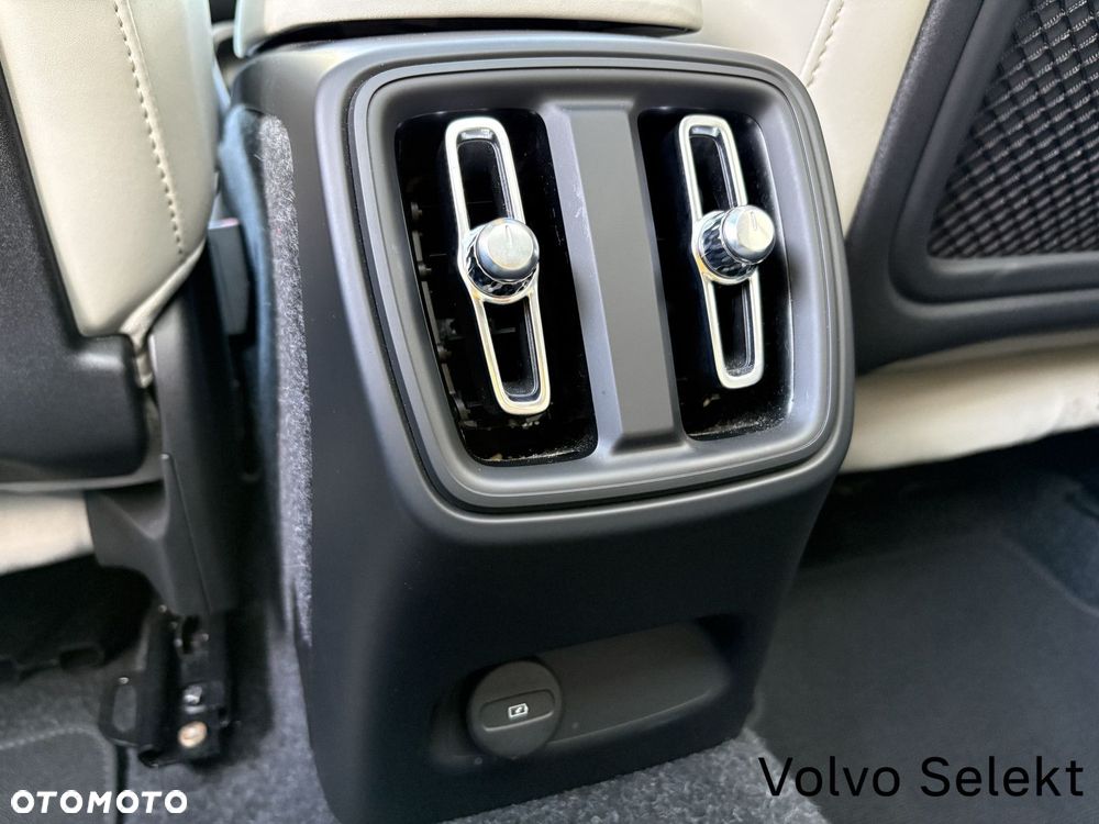 Volvo EX40 - 23