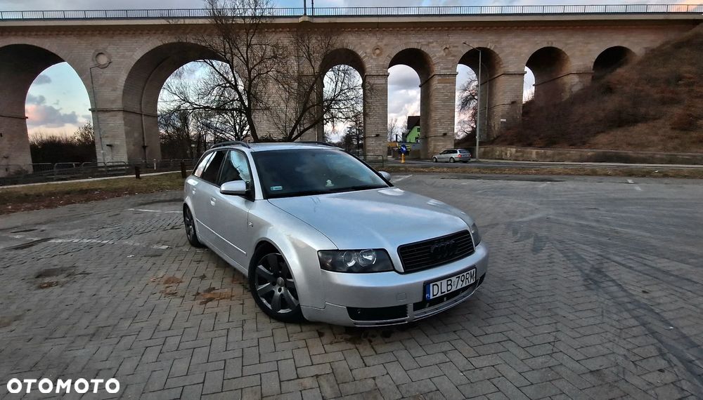 Audi A4 Avant - 1