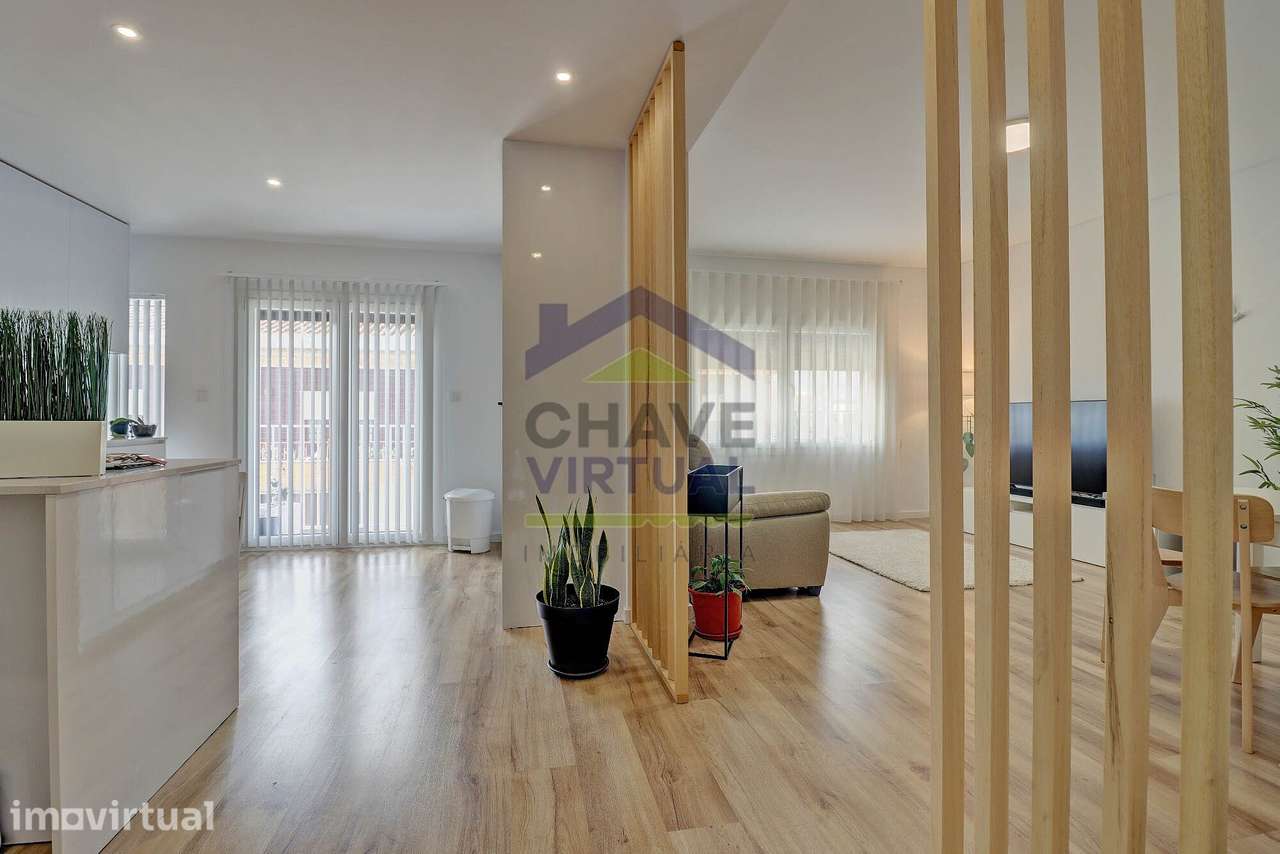 Excelente Apartamento T3 com Garagem - Centro Bombarral - Grande imagem: 4/39