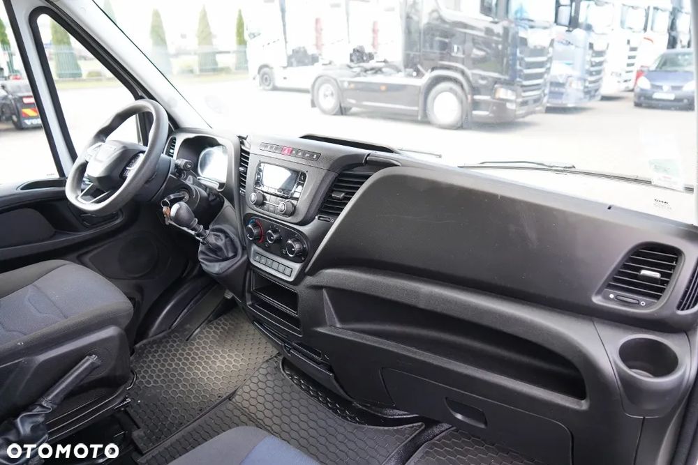 Iveco DAILY 35-140 / WYWROTKA ALUMINIOWA / BRYGADÓWKA 6 MIEJSC / BLIŹNIAK / MANUAL / SPROWADZONA / EURO 6 - 34