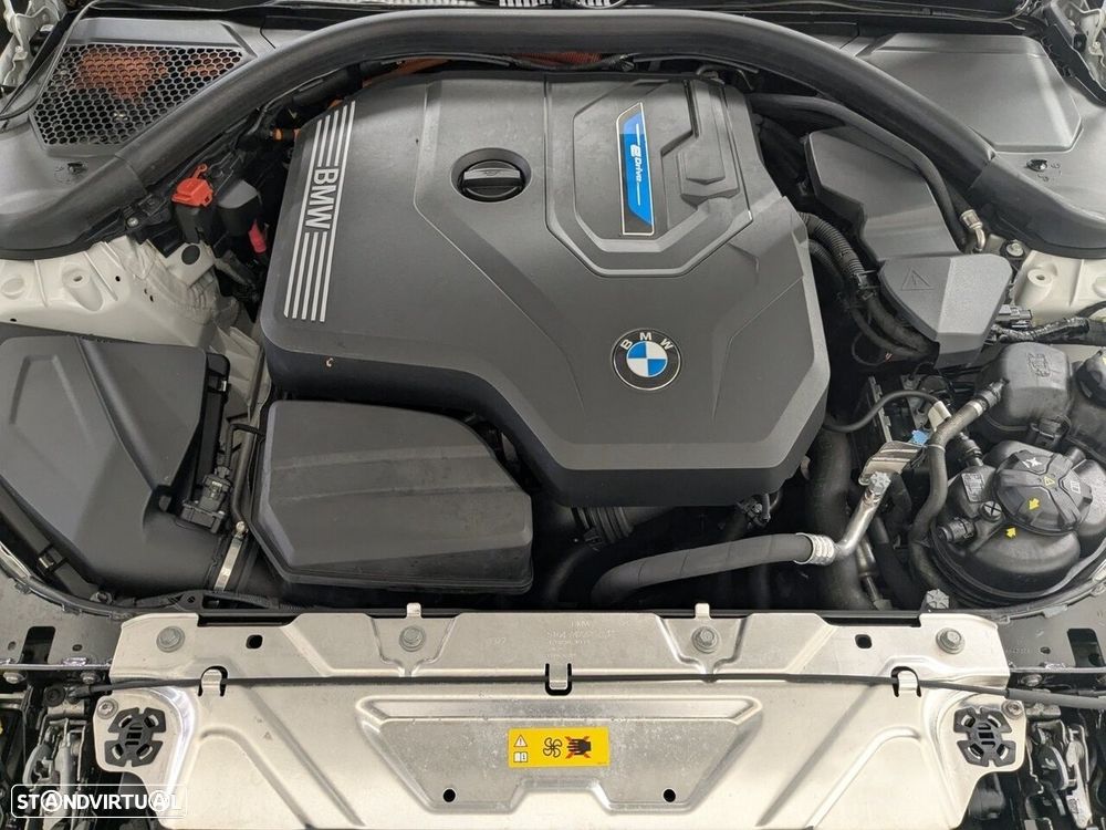 BMW 330 e Pack M Auto - 17