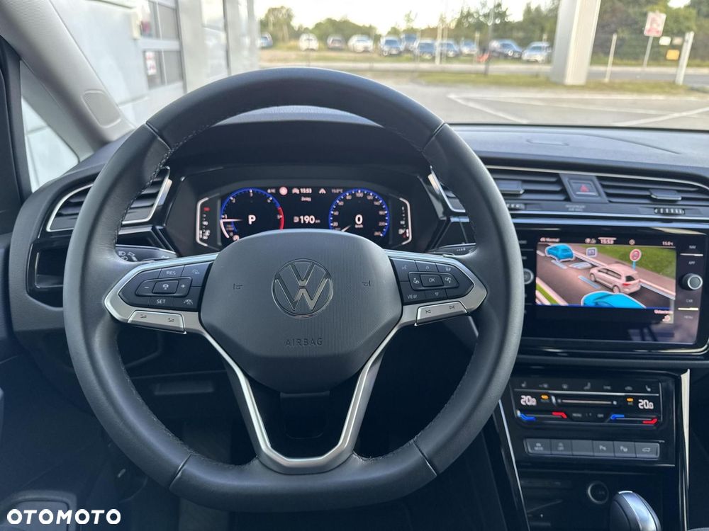 Volkswagen Touran - 13