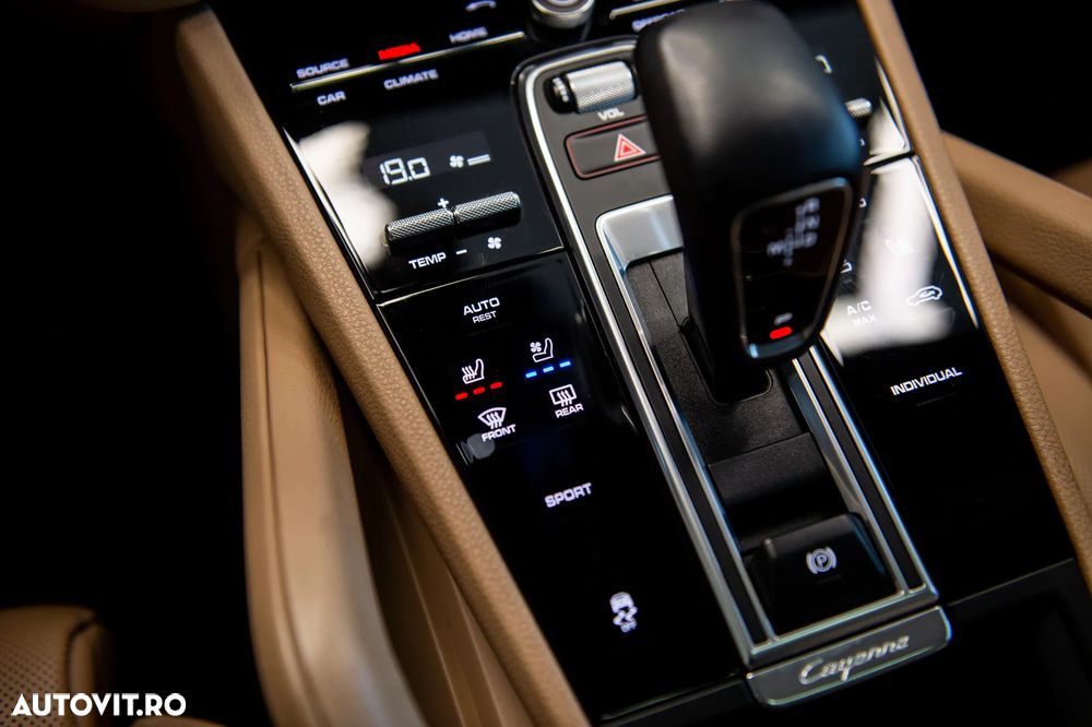 Porsche Cayenne Standard - 29