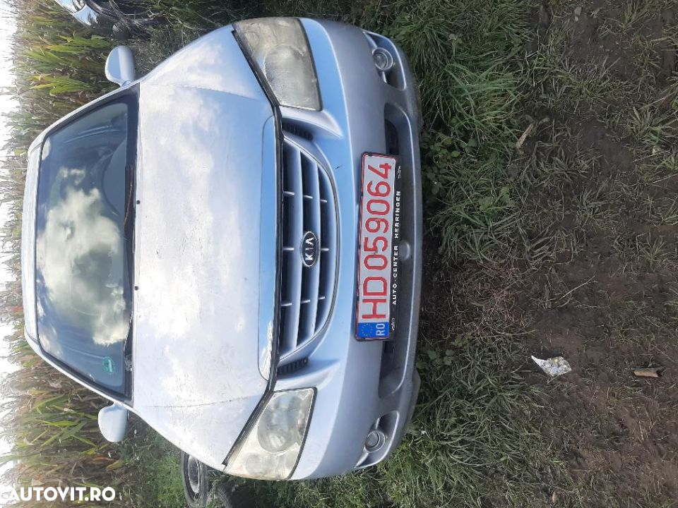 Dezmembrez kia cerato - 3