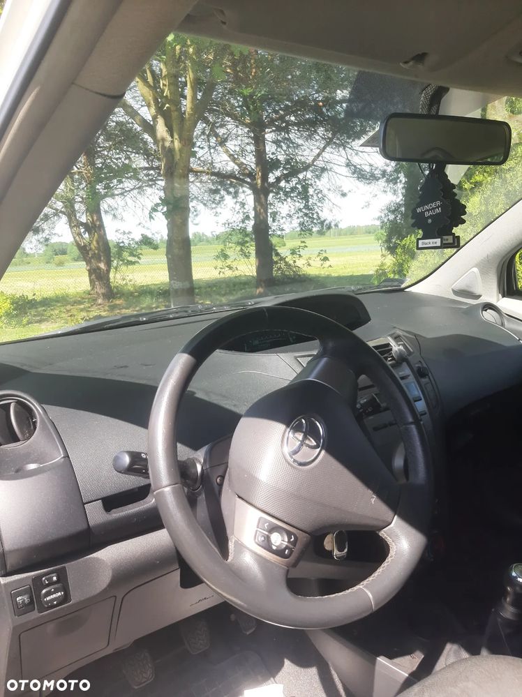 Toyota Yaris 1.0 VVT-i Style - 4