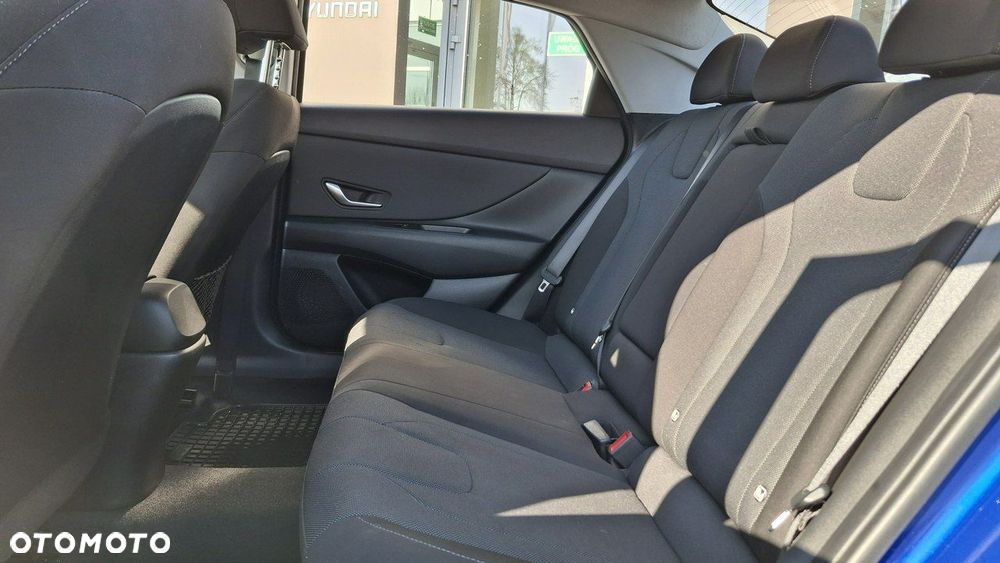 Hyundai Elantra - 10