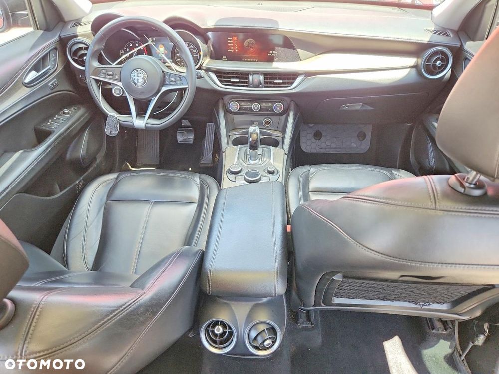 Alfa Romeo Stelvio 2.0 Turbo TI Q4 - 8