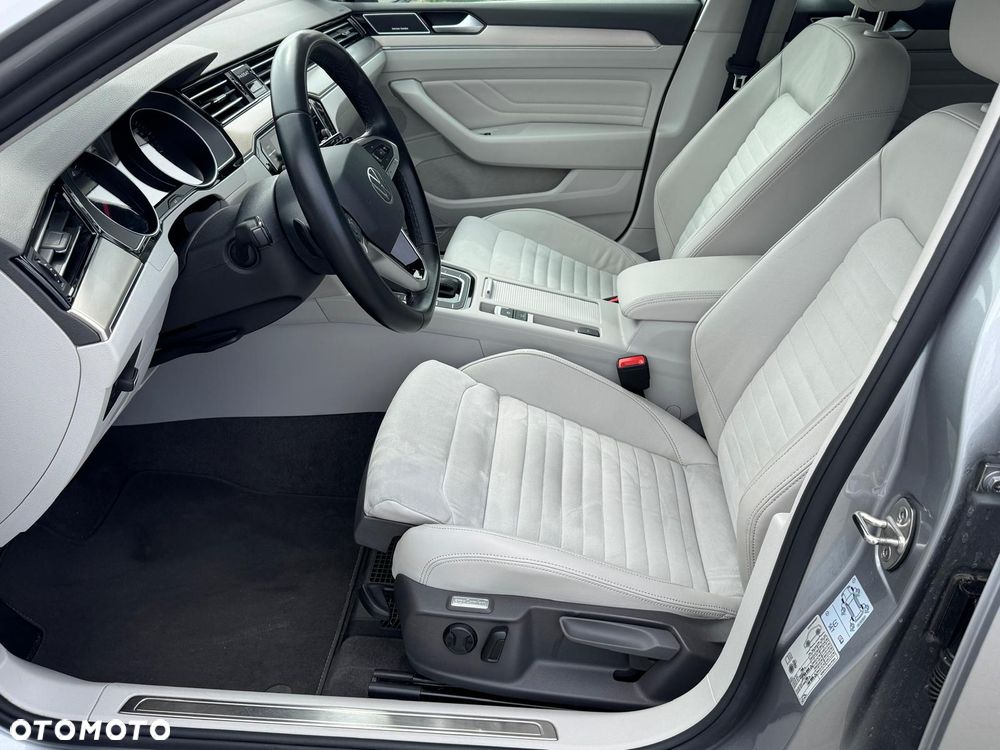 Volkswagen Passat - 22