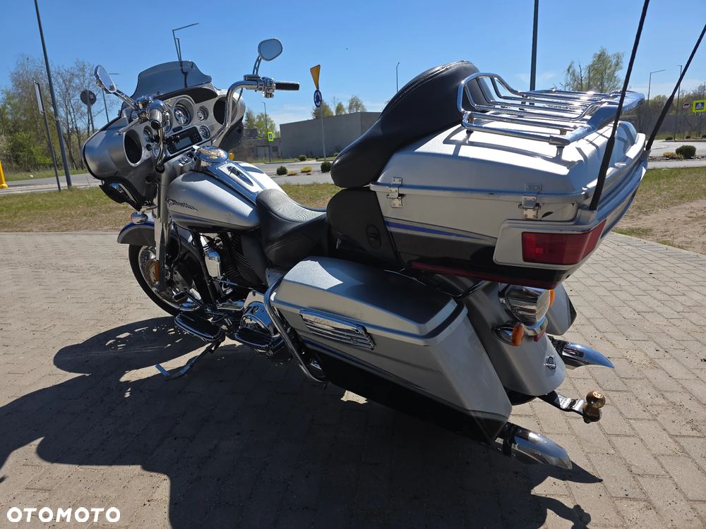Harley-Davidson CVO Street Glide - 2