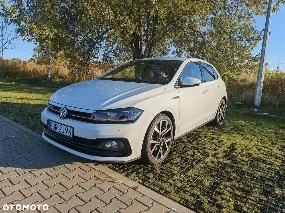 Volkswagen Polo - 2