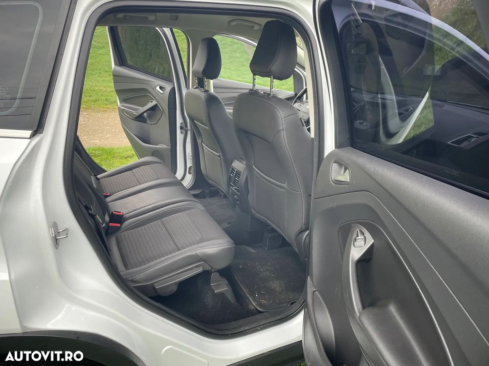 Ford Kuga 2.0 TDCi 4x4 Aut. Titanium - 6