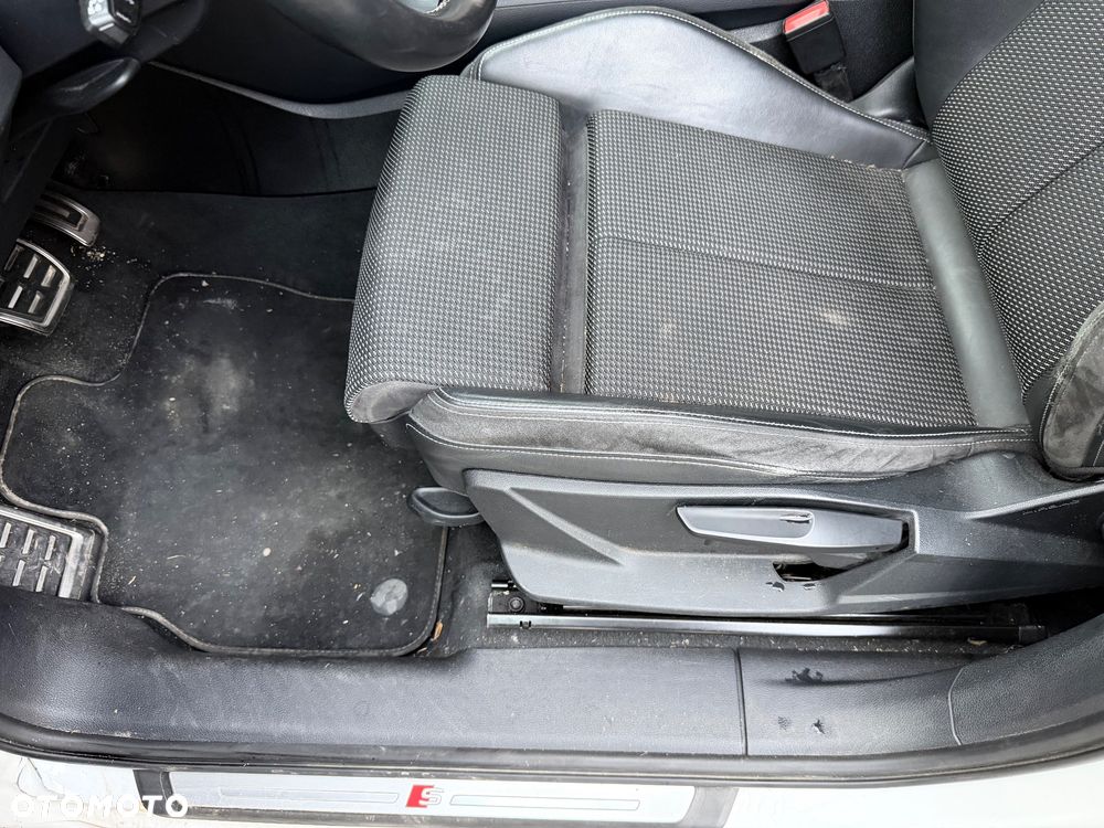 Audi Q3 45 TFSIe S tronic S line - 26