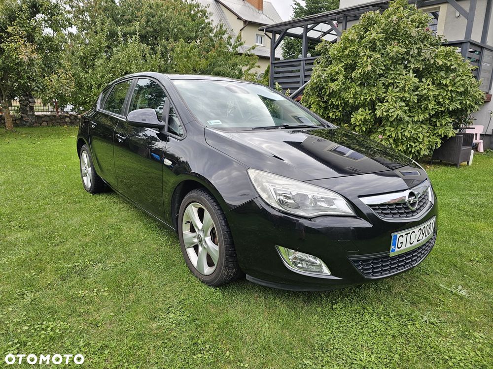 Opel Astra 2010 photo 3