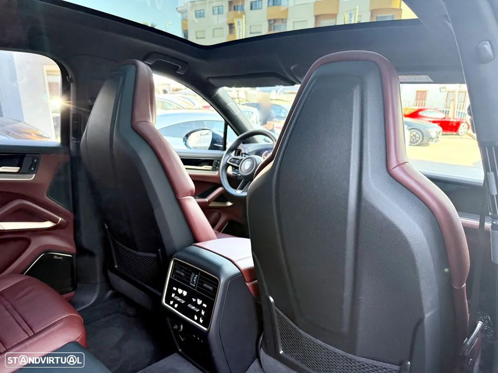 Porsche Cayenne Turbo E-Hybrid - 38