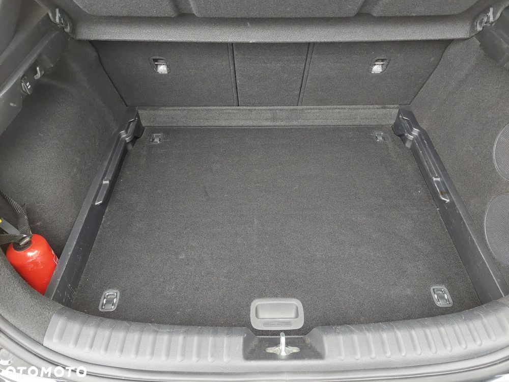 Kia XCeed 1.5 T-GDI Business Line DCT - 33
