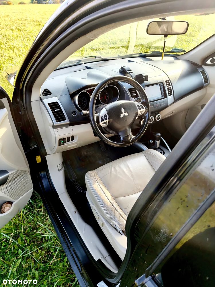 Mitsubishi Outlander 3.0 V6 XLS - 7