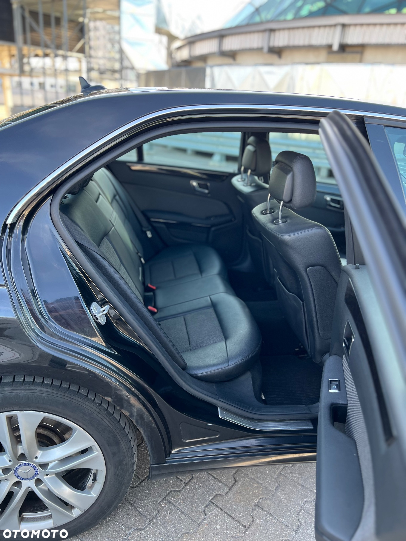 Mercedes-Benz Klasa E 350 CDI BlueEff Avantgarde - 13