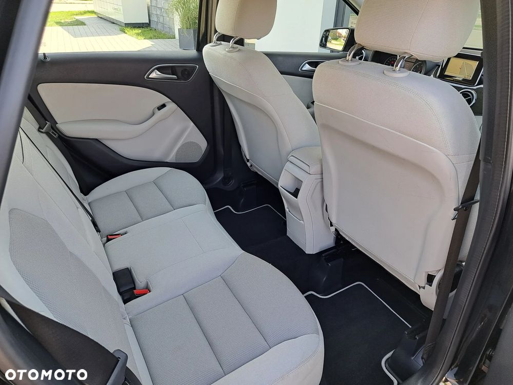 Mercedes-Benz Klasa B 180 (BlueEFFICIENCY) - 22