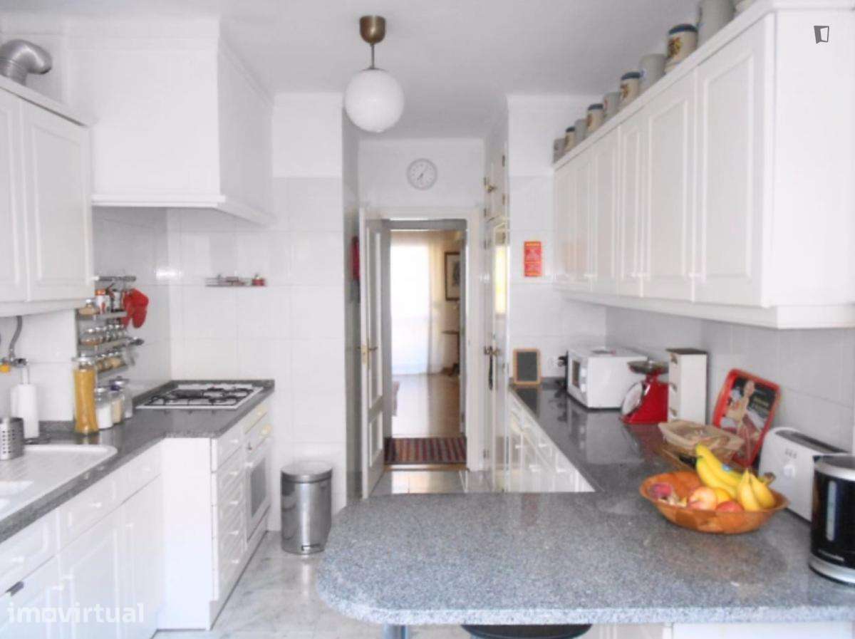 Quarto - localizado em Carcavelos Lisbon - Grande imagem: 3/16
