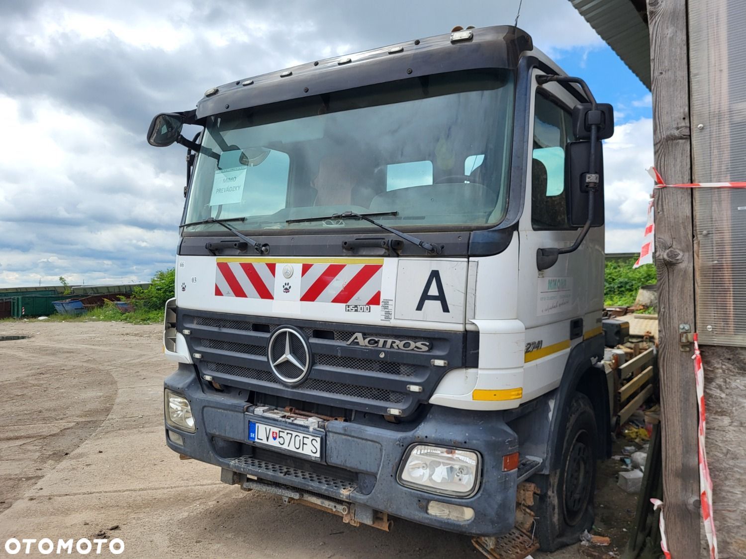 Versalift Actros 2541L/6X2 - 1
