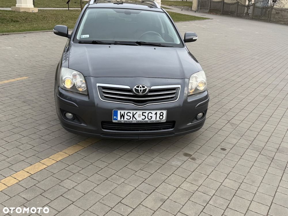 Toyota Avensis 2.2 D-CAT Team - 1