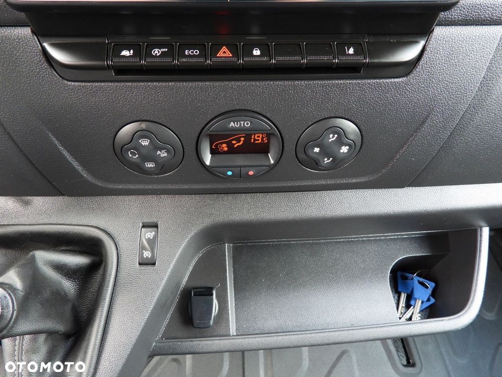 Renault MASTER PLANDEKA 10 PALET TEMPOMAT NAWIGACJA LEDY PNEUMATYKA KLIMATYZACJA  165KM - 37