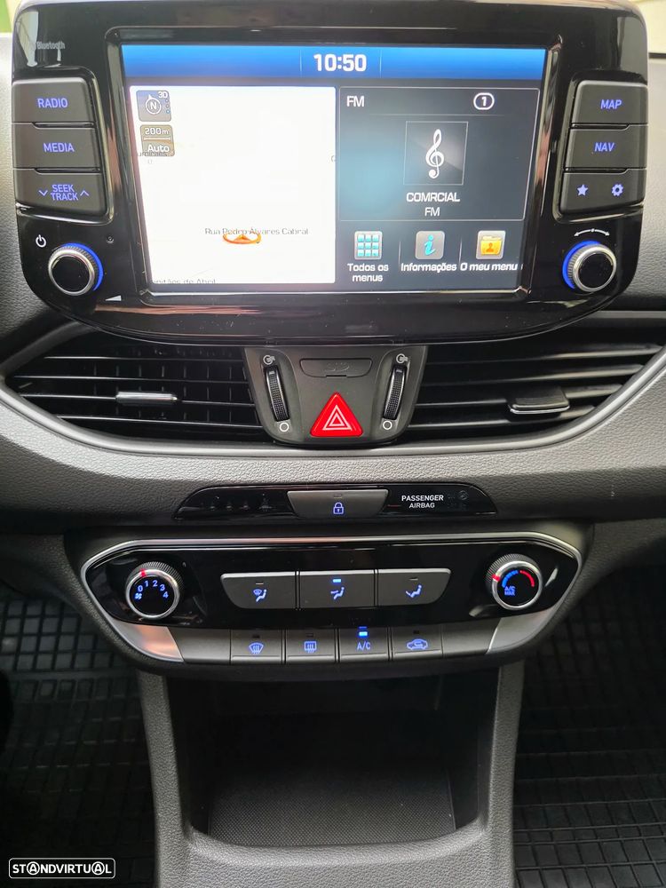 Hyundai i30 1.6 CRDI STyle+Navi - 36