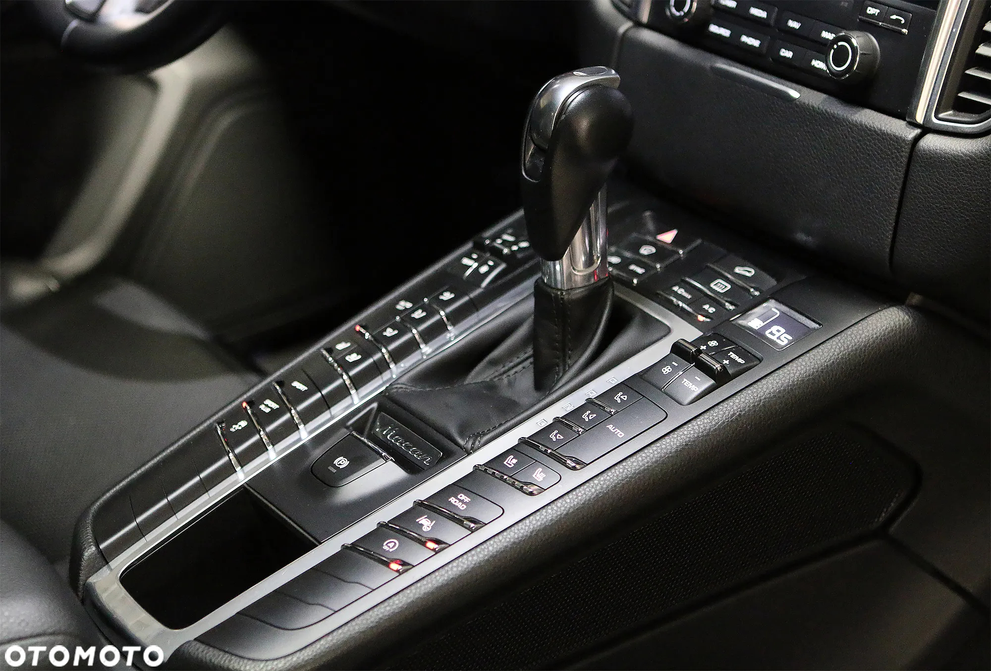 Porsche Macan S - 26