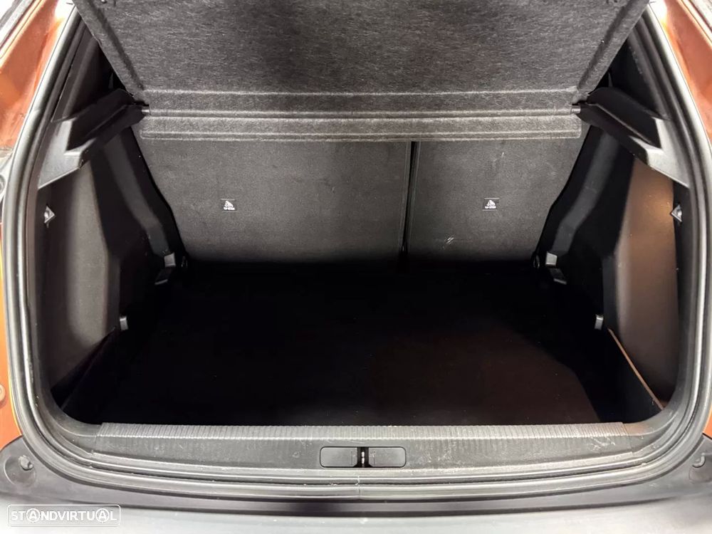 Peugeot 2008 1.2 PureTech Allure Pack EAT8 - 22