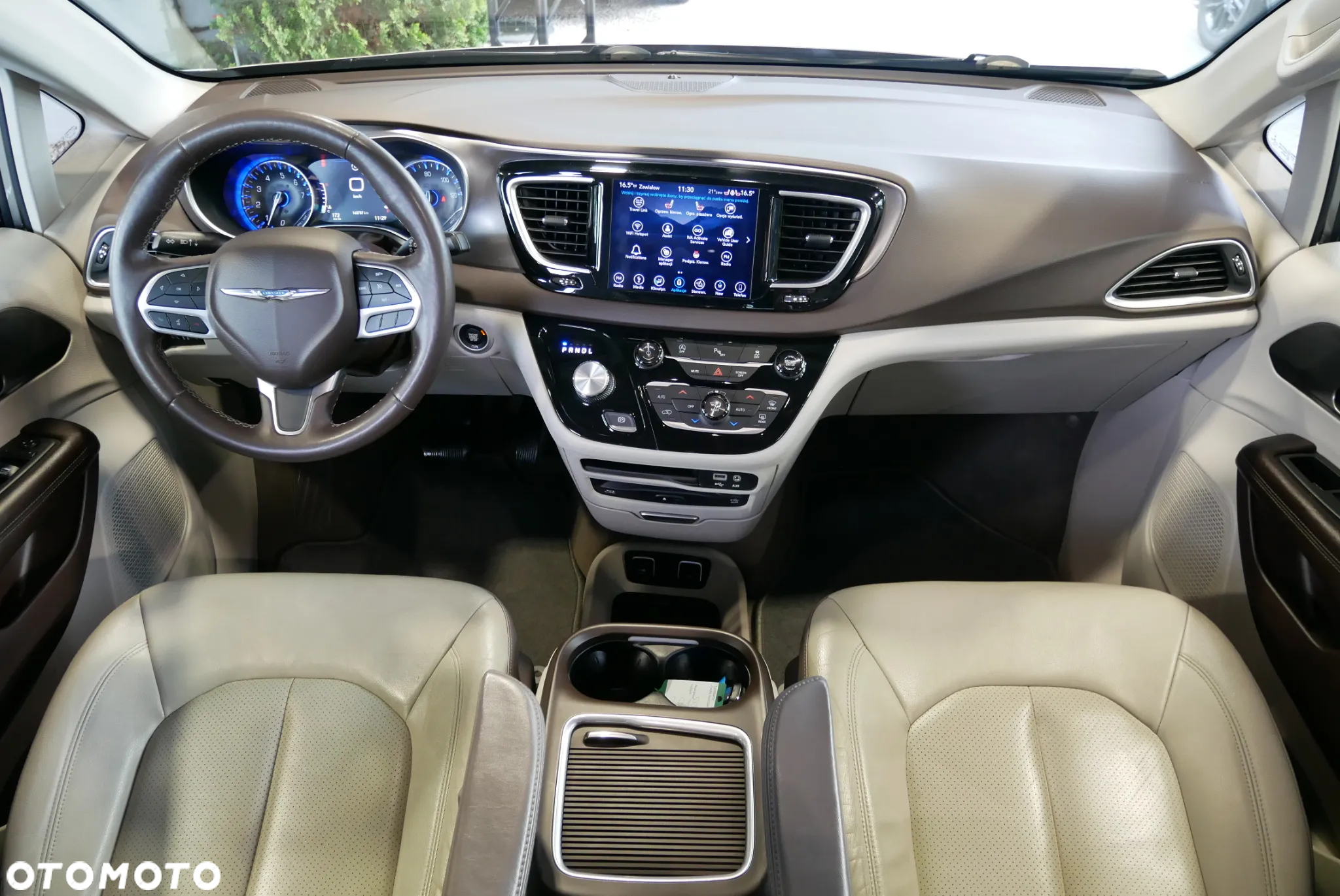 Chrysler Pacifica - 16