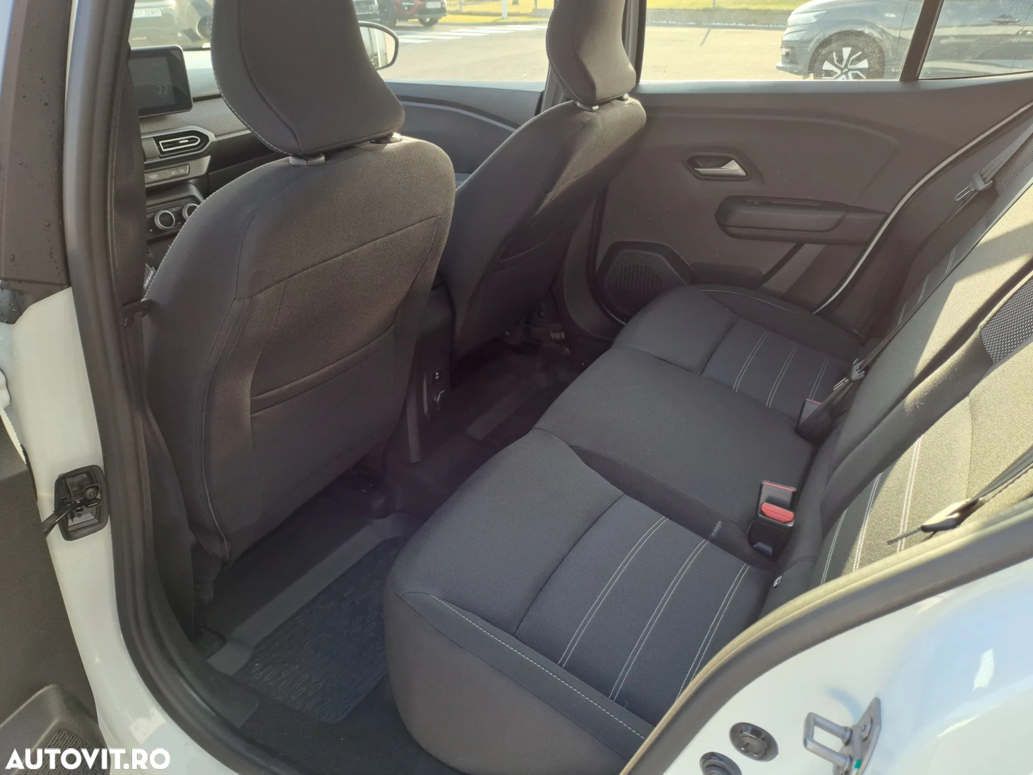 Dacia Logan TCe 90 MT6 Journey - 10