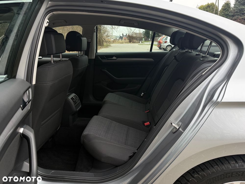 Volkswagen Passat 2.0 TDI EVO Business DSG - 6
