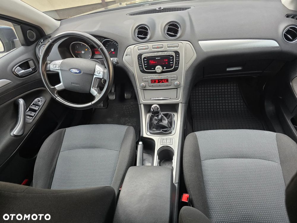 Ford Mondeo 2.0 TDCi Ambiente - 10
