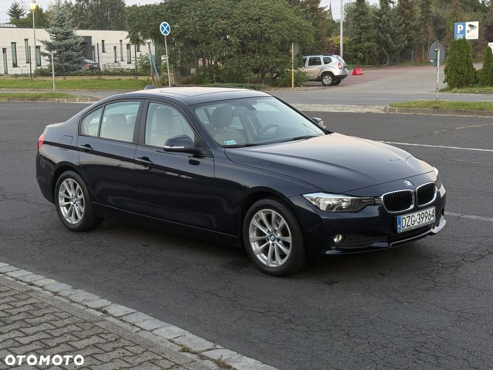 BMW Seria 3 328i xDrive Sport-Aut Luxury Line - 22