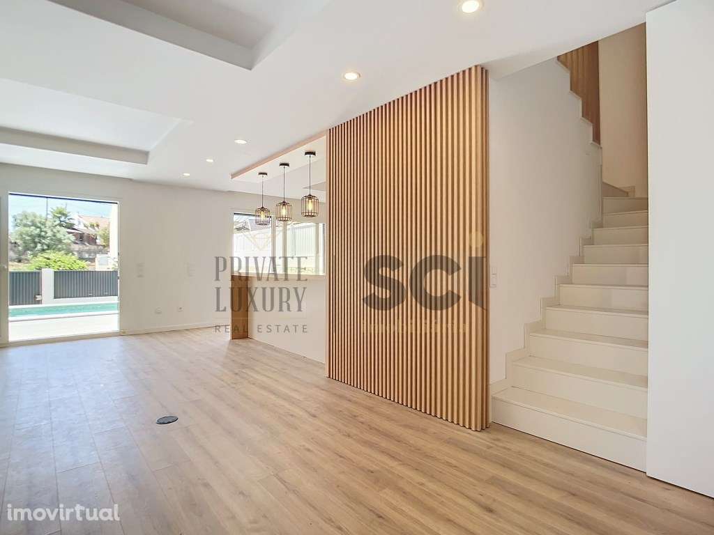 Moradia T4 na Charneca da Caparica | Piscina e Garagem - Grande imagem: 2/25