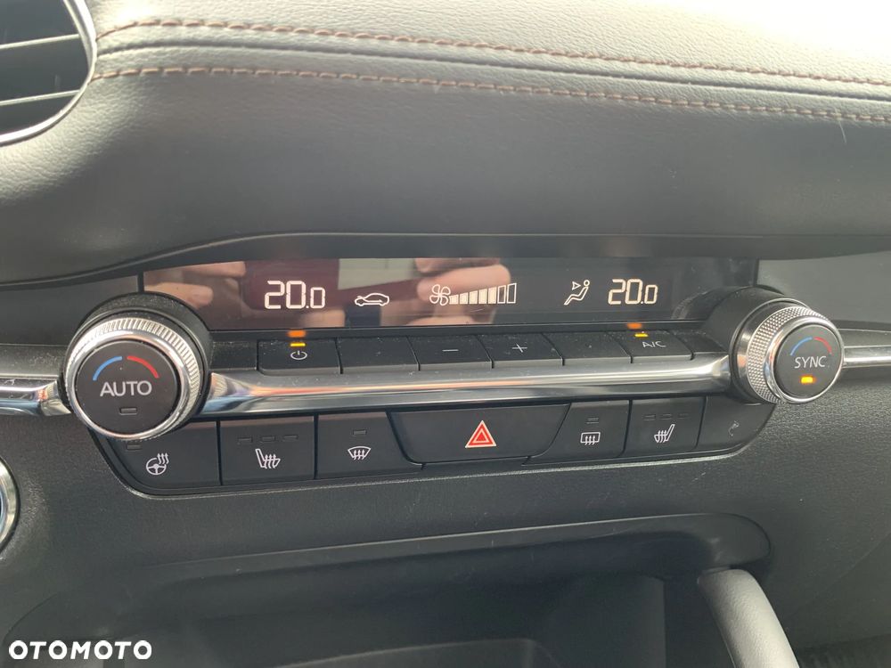 Mazda 3 2.0 mHEV Hikari - 15