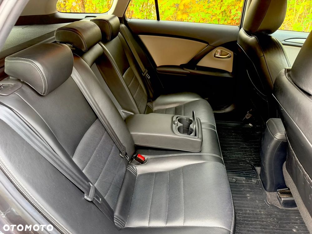 Toyota Avensis - 18