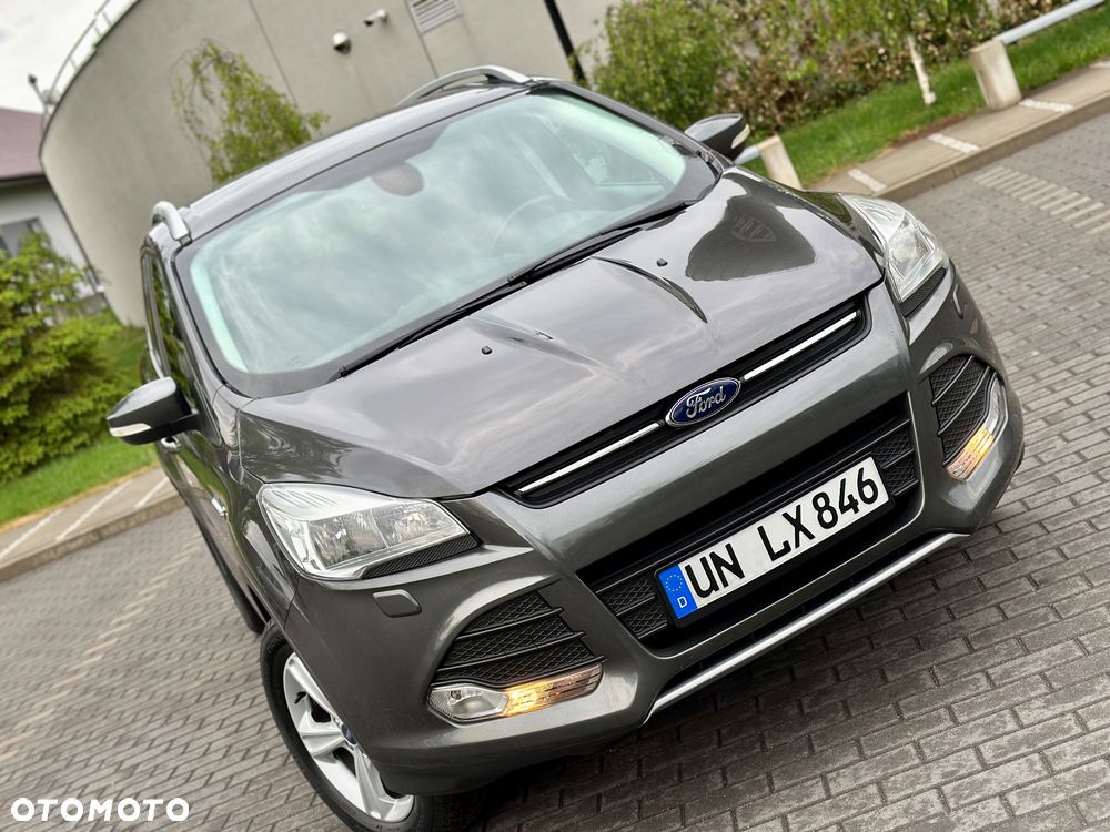 Ford Kuga 2.0 TDCi 2x4 Titanium - 4